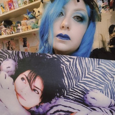 KozixMana's profile picture. • Sad and Brazilian • 41y/o she/her ela/dela • PT-BR • 🔞minors dni! • Malice Mizer (GACKT, MOI DIX MOIS, KÖZI) / BUCK-TICK / XLOV / BL •