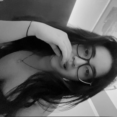 lookknna's profile picture. daripada sedih mending sange #prinsip