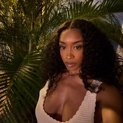 StefLove_'s profile picture. How'd you get here?