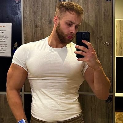 Makonnen291569's profile picture. 