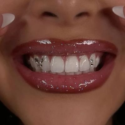 urgurl_dee's profile picture. don't @ me. or do. whatever |
Blockchain Believer