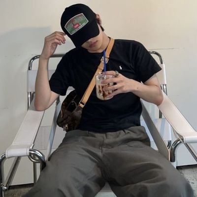 leo_won_'s profile picture. ♡ ₊ ˚ . ꒰ stressed ,blessed, and leowonxinᯓᡣ𐭩 obsessed꒱ ⋆ ·
@ald1_official ♡ ₊ ˚ . #ALLYZ🌷| part of @txtdarinolsatu 🎀