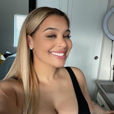 BamzyBallerr's profile picture. Be silent…….