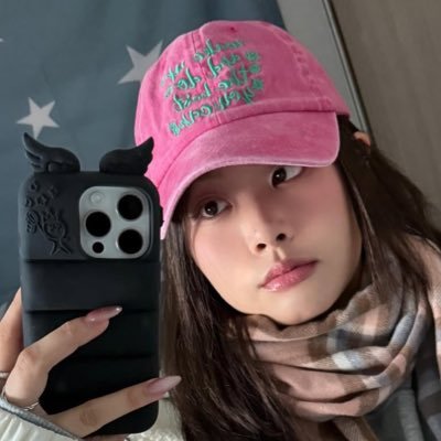 prksujin's profile picture. 