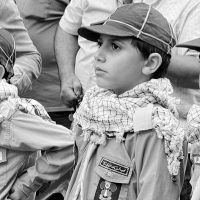 anyone_ther's profile picture. ~ إحذَروا الموتَ الطَّبيعي ولا تَموتوا إلَّا بَين زَخَّات الرَّصاص . ... يلي بتقاتل فينا هيّ الرُّوح.... أَمِنَ المُتَوَكلون