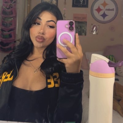 angiemami's profile picture. 