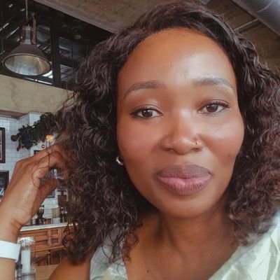 Lungvumisa_88's profile picture. 90% of my tweets are in Isizulu.
A social Runner / hiker / gym enthusiast. 
A Lady always know when to leave the room!!