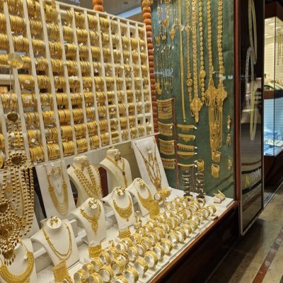 RatnaAnnawi8w's profile picture. I have gold sliver  diamonds quality one