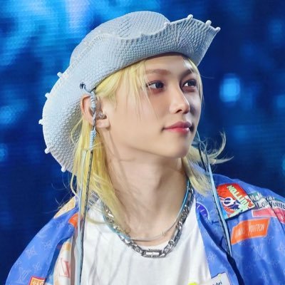 cowboyfelix_'s profile picture. 🫐 ride a benz, raise my hands, salute fans // alt - @sunshinelixie07 // fan account + multifandom // my gf @angelrachaa 10.4.25 💙
