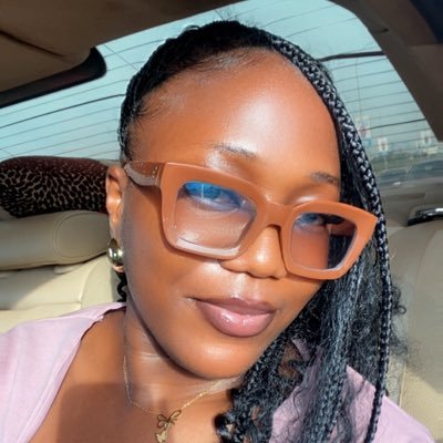 Debbielyr's profile picture. Believer in Christ || committed to LIVING || views are mine