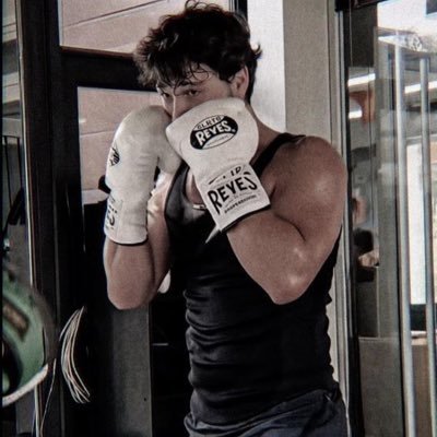 u4xili's profile picture. 