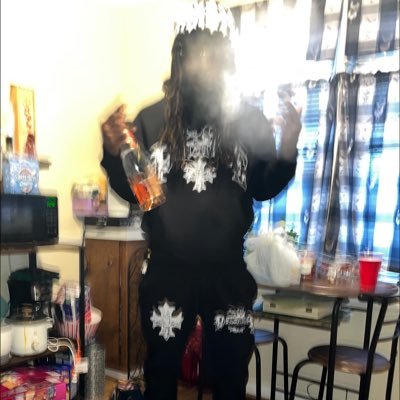 _thatboigottie's profile picture. “Never let your emotions supersede your intelligence” 🧙🏾‍♂️💫