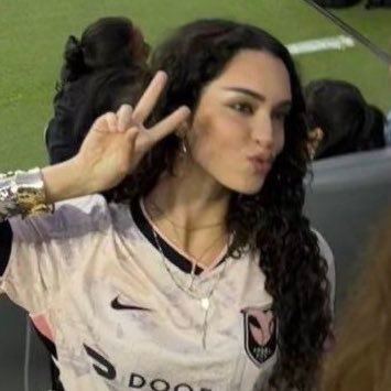 karlasbby's profile picture. “Dammn, so you like it? Put it down”