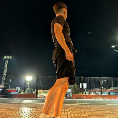 DeltaAlfaGC's profile picture. CXXX💚⚡🐺
Graduado en Derecho⚖️
Tri🚴🏽🏊🏽🏃🏽