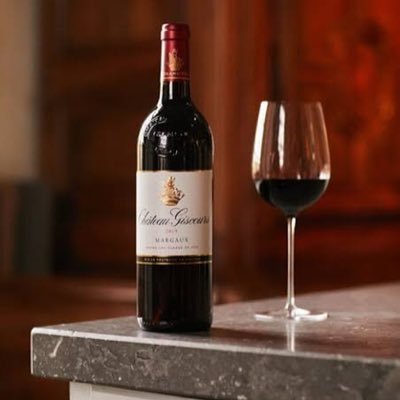 BubbleHead94265's profile picture. Several months ago I was introduced to a 2020 Clos Fourtet, live changing experience, haven’t looked back. So pull a cork, sit back and share your experience.