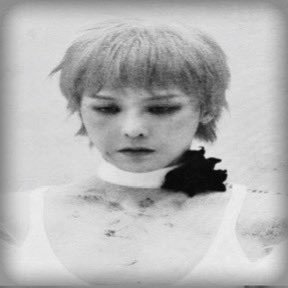 starrjiyong's profile picture. “When he died, all things swift and beautiful and bright will be buried with him.” -Patroclus