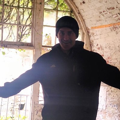 StevieWotsa's profile picture. Proud Dad

Loves Deep Jungle and a mix on the turntables.

Record Collector.