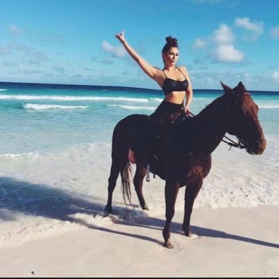 ReginaE66872's profile picture. CLASSICALLY BEAUTIFUL. ANIMAL LOVER 🐶 🐷 🇺🇸