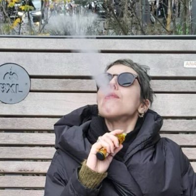 ZoeSteinn's profile picture. 