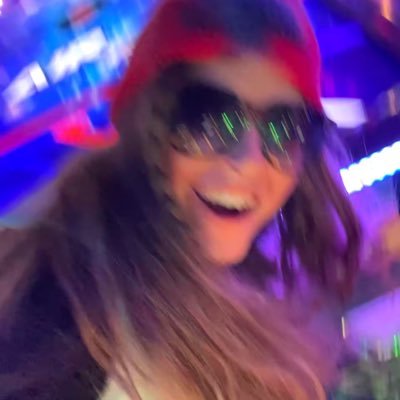 AlderAndElius's profile picture. ✨💾📼✨🔌🎹🔌✨📼💾✨ HooooOooooOooOooowwwwwl ***I post A LOT if you’re new please check highlights to get an idea of who I am LOL I am a silly squirrel 🐿️⚔️❤️🖤✨