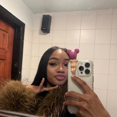 _xomone's profile picture. his fav bmore chic ❦.