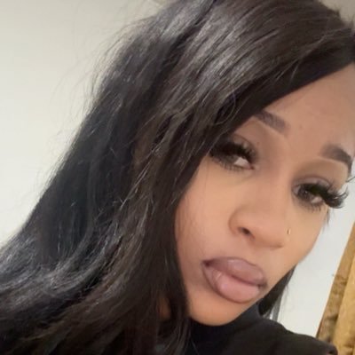 basicallyher's profile picture. 🇯🇲