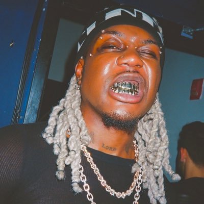 DenuevoSoso's profile picture. 