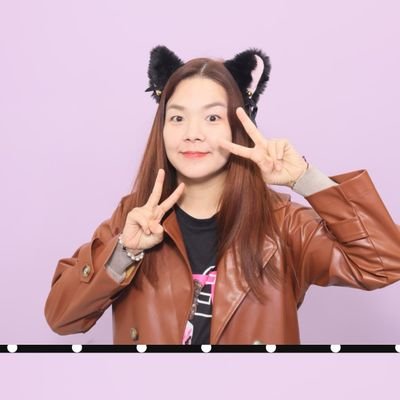 BesunflowerBTS's profile picture. 지덕체 겸비를 위해 노력하는 🇺🇸 캘리포니아 간호사💕
💜방탄소년단과 운명공동체💜
방탄소년단이 보고싶당
방탄소년단 전역하고 나의 시차가 좀 바뀜ㅎㅎ
기독교상담학석사, LA서 🚗한당!