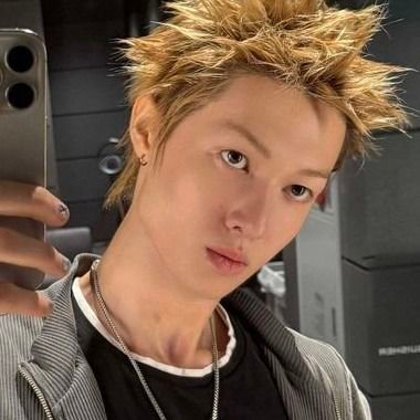 wwinnggs's profile picture. love will tear us apart