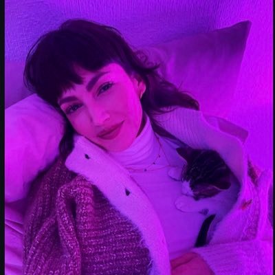 TheReddyAria's profile picture. Show Must Go On