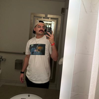 GuzeGuze_'s profile picture. 