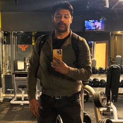 ozerdenhikmet's profile picture. Her insana saygısı olan sıradan birisi