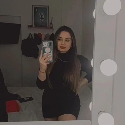 Carlaperez_01's profile picture. 