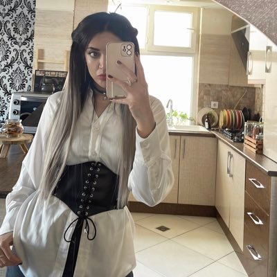 lunamoonid's profile picture. personal journal. this is where I get my cringe out. don’t mind me, I’m just talking to myself.