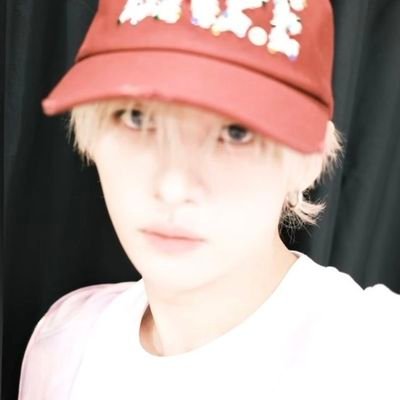 hrllenn's profile picture. big moves, only extra large