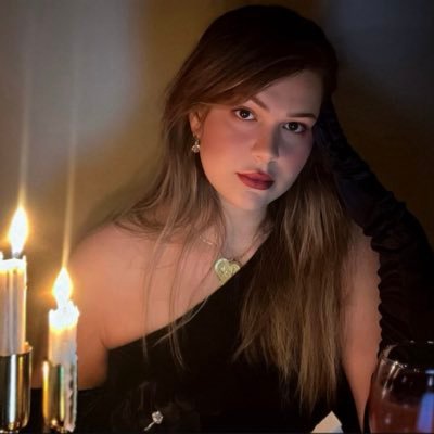 cestlilii's profile picture. MD🩺