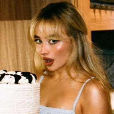 prfctnaleys's profile picture. hope you’re feeling lucky ❤︎ | 17/25 📖