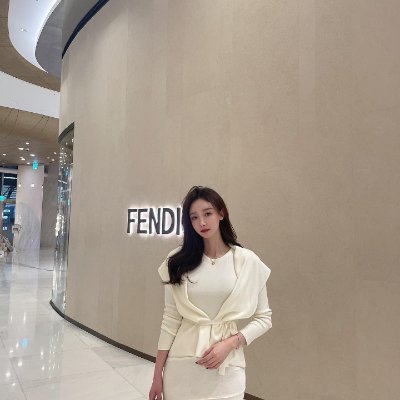 kareny0mz7tl's profile picture. I love traveling, I love food, I love sports, and of course, I love life.