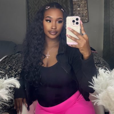 aviankrys's profile picture. crème de la crème ₊˚⊹ ᰔ🪞🪽☆  ɢʟᴀᴍ ɢɪʀʟ