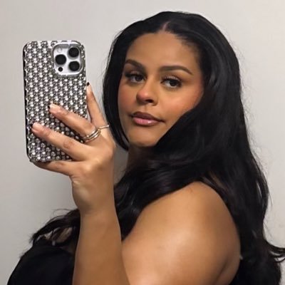 heychxrelle's profile picture. things and such