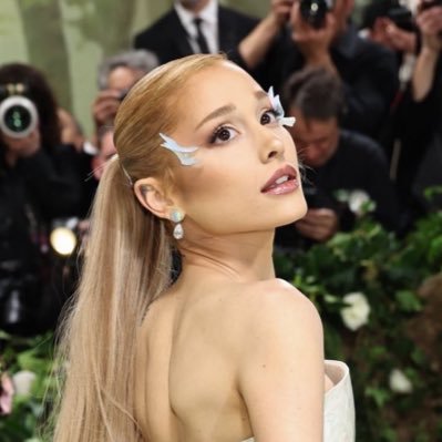 ppastlife's profile picture. head arianator | not impersonating ❀