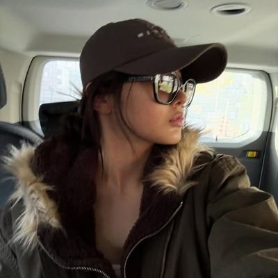 moontazx's profile picture. my moon @jjo_cir | praying for a yoonara live