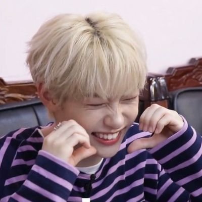 australianracha's profile picture. ๋࣭⭑. ࣪ ׅ ‘97 𝑙𝑖𝑛𝑒 ⋆ ᴡʀɪᴛᴛᴇɴ & ᴘʀᴏᴅᴜᴄᴇᴅ ʙʏ 𝟹ʀᴀᴄʜᴀ ✶  ๋࣭⭑. 🐇 #리노 🐺 #방찬 🐥 #필릭스  ᥫ᭡ ALL SHIPS ⌇ SKZ ⨯ BLACKPINK ⋆ 🔞 ⋆ escrevo fics/aus