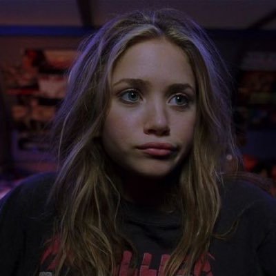 mandernewt's profile picture. siri, play cemetry gates by the smiths