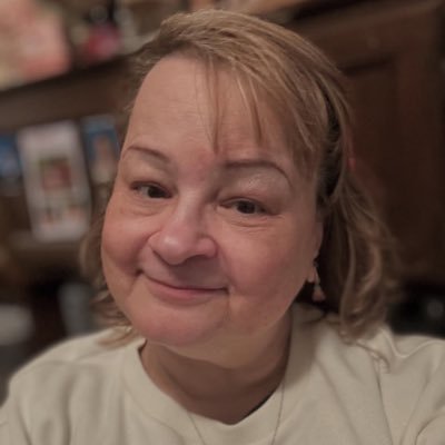 uglypickles_roy's profile picture. NURSE , GRANDMA , CLOWN, poet, ARTIST / cartoonist, Married ,I BELIEVE IN SCIENCE , MEDICINE , KINDNESS AND LOVE ❤️❤️❤️❤️❤️