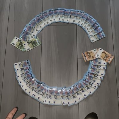 AleCastelli7's profile picture. ciao sono nuovo   vorrei diventare famoso se vi unite c’è la facciamo 😀