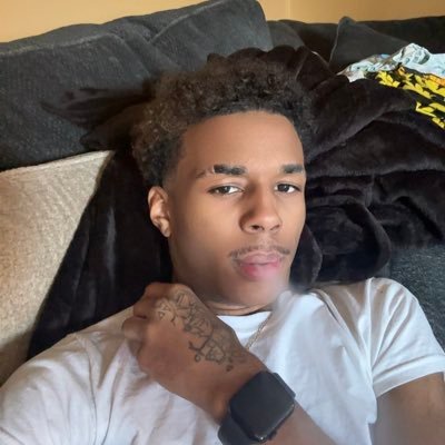 aderiousexual's profile picture. •