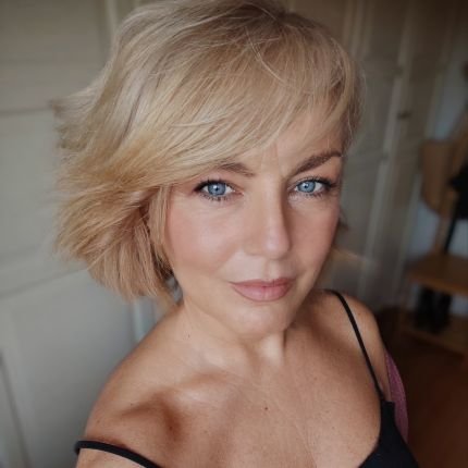 La_Flawerova's profile picture. No tenéis ninguna posibilidad, pero... contáis con mi simpatía. (Ash).                                                    Es muy posible que te vaya a bloquear.