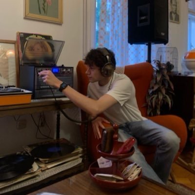 breadfri's profile picture. 