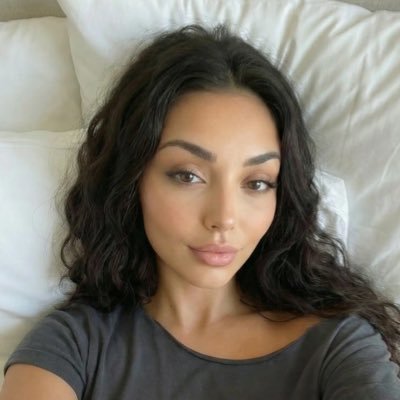 lauralove_exe's profile picture. 